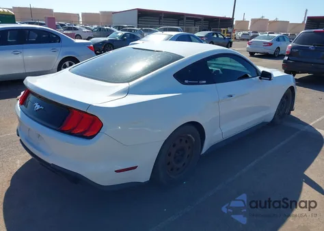 2018 Ford Mustang Ecoboost z USA, uszkodzony, nr VIN 1FA6P8TH8J5107054